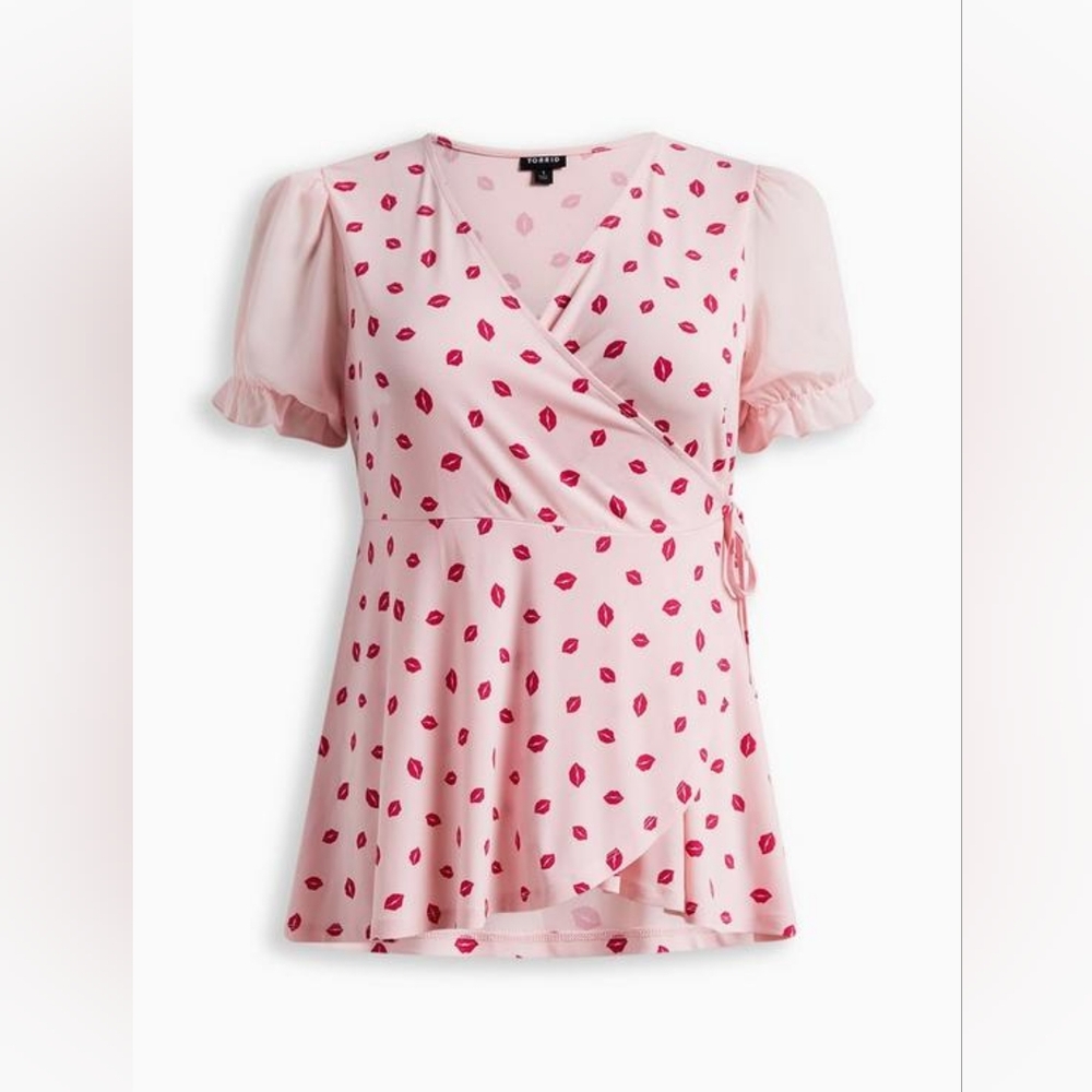 Torrid Pink Sgirt w/Red Lips